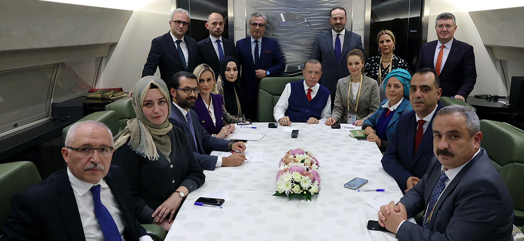Cumhurbaşkanı Erdoğan, Katar dönüşü uçakta gazetecilerin sorularını yanıtladı